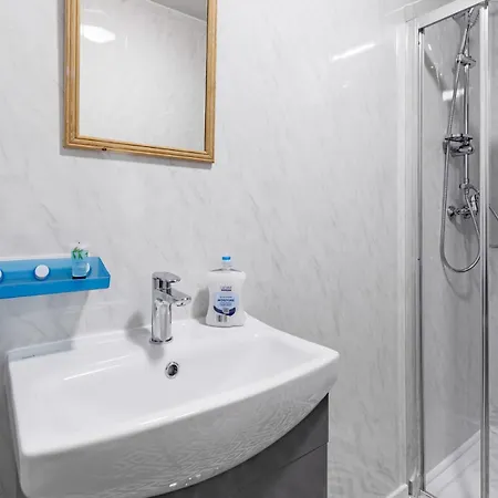 Centre 5 With Kitchenette, Free Wifi And Smart Tv With Netflix By Yoko